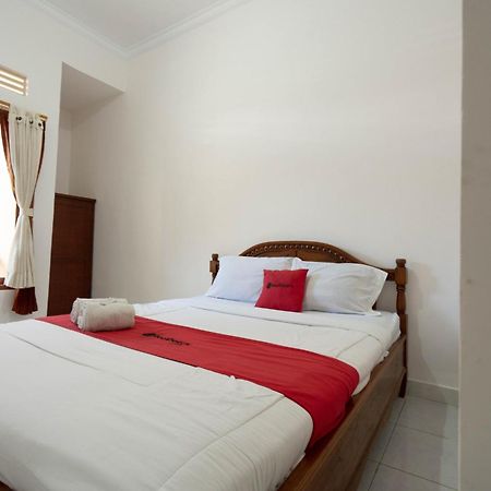 Hotel Reddoorz Near Buleleng Harbour 2 Singaraja Exterior foto