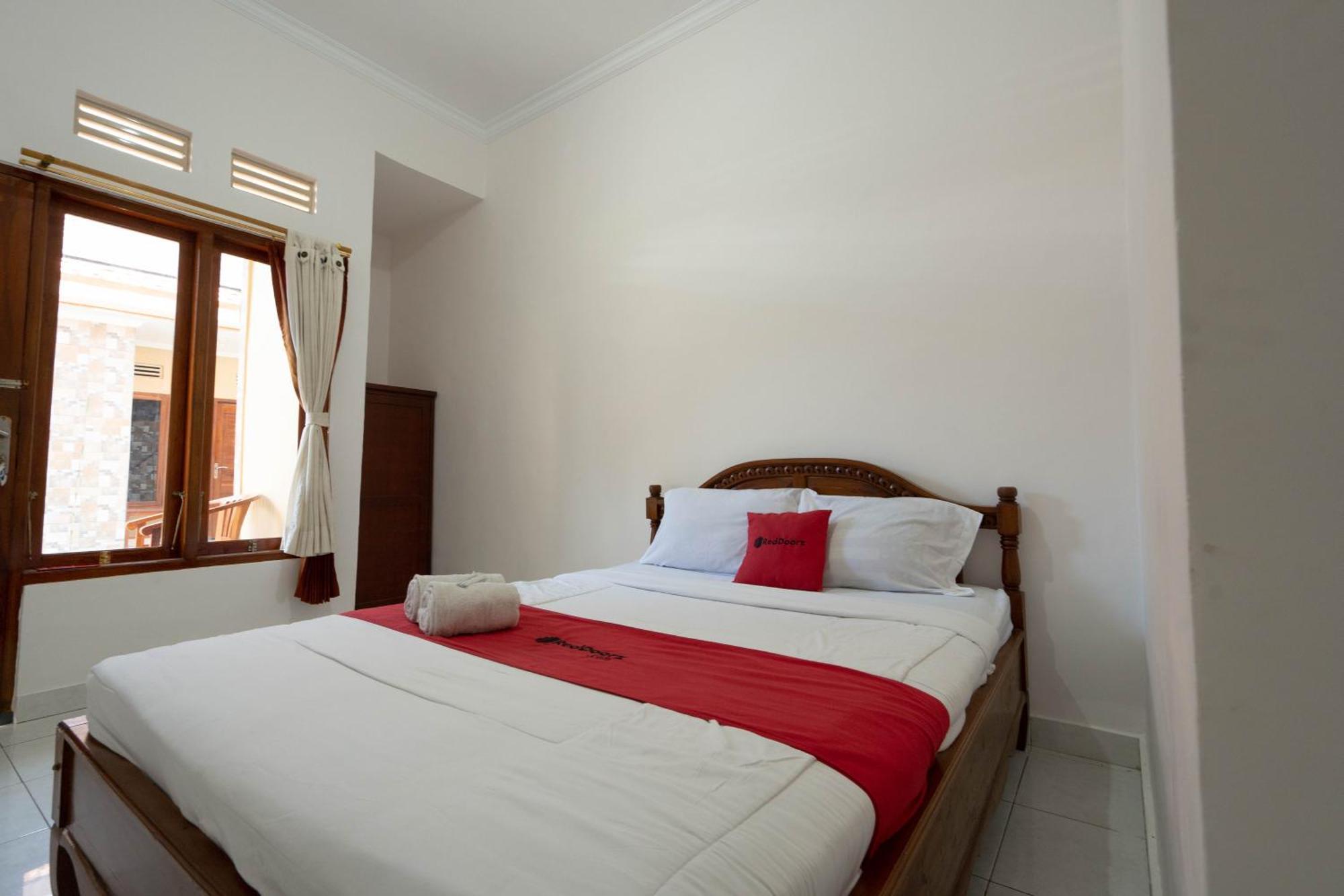 Hotel Reddoorz Near Buleleng Harbour 2 Singaraja Exterior foto