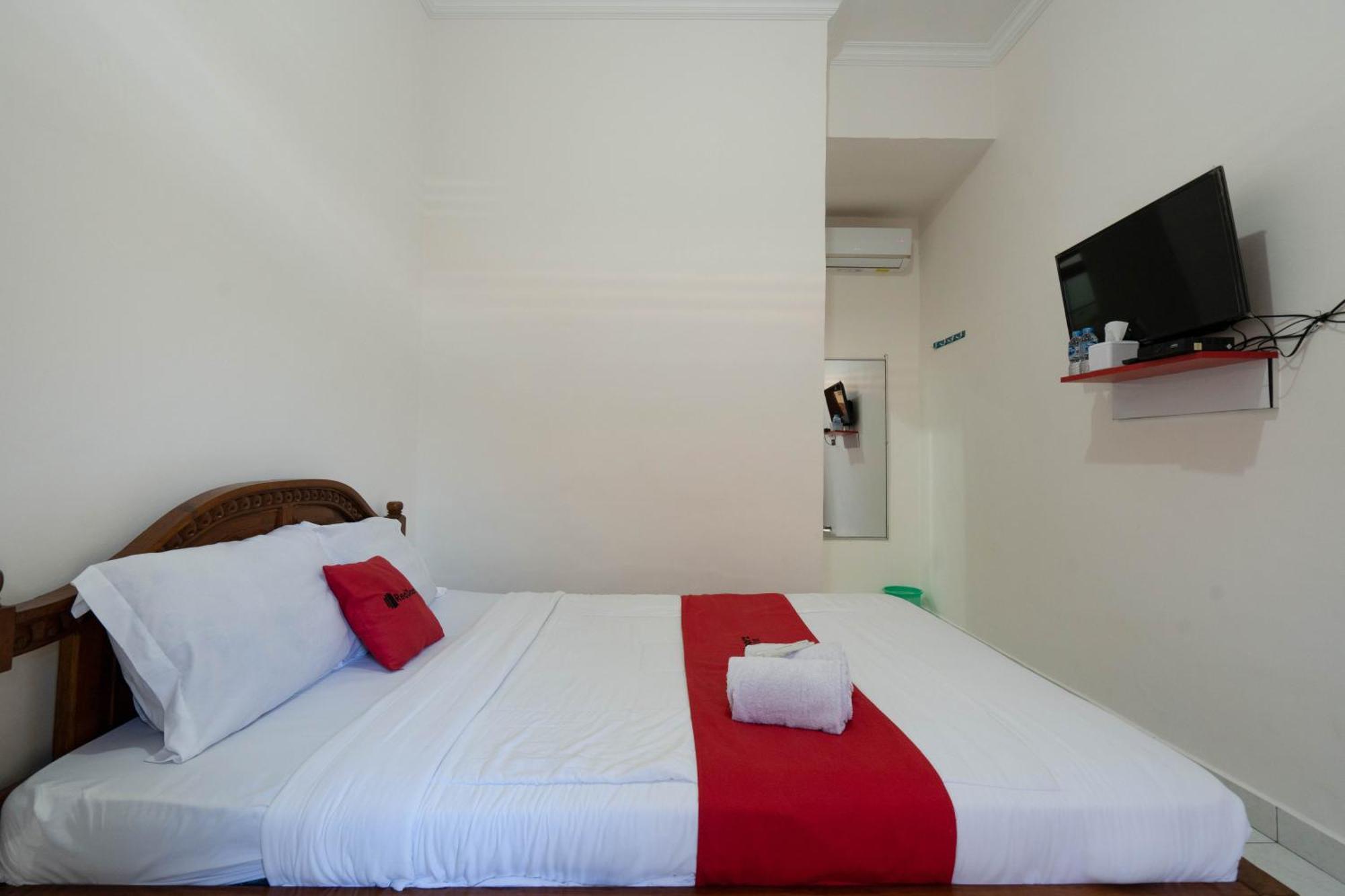 Hotel Reddoorz Near Buleleng Harbour 2 Singaraja Exterior foto
